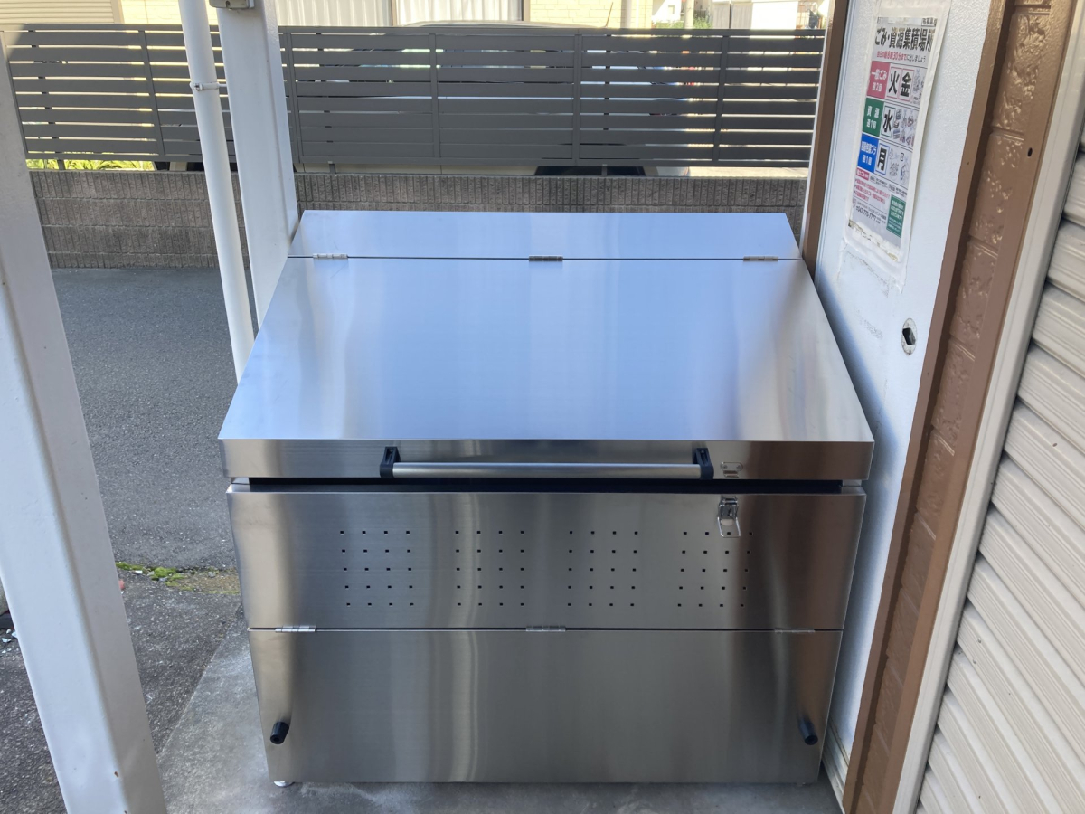 工事後　グリーンライフのステンレスダストボックスDB-600L