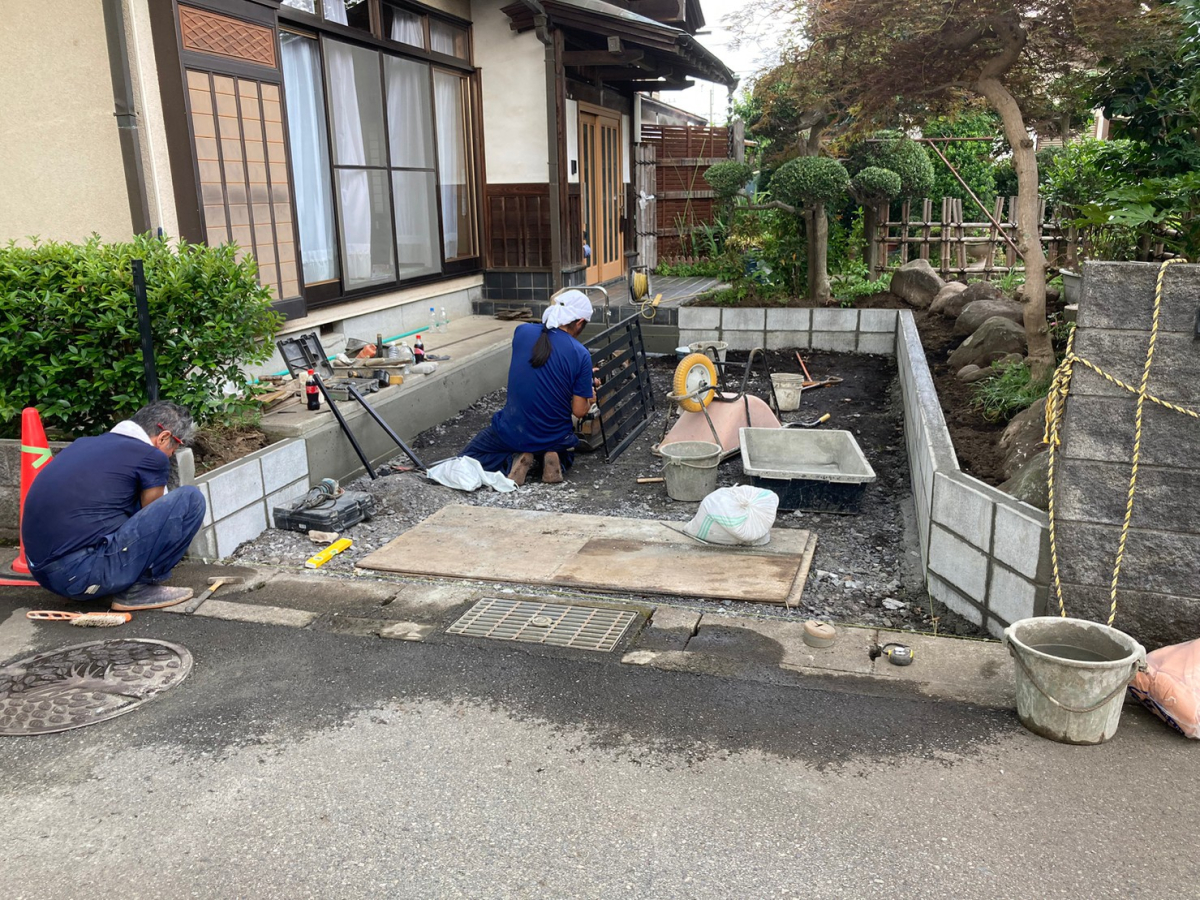 施工中