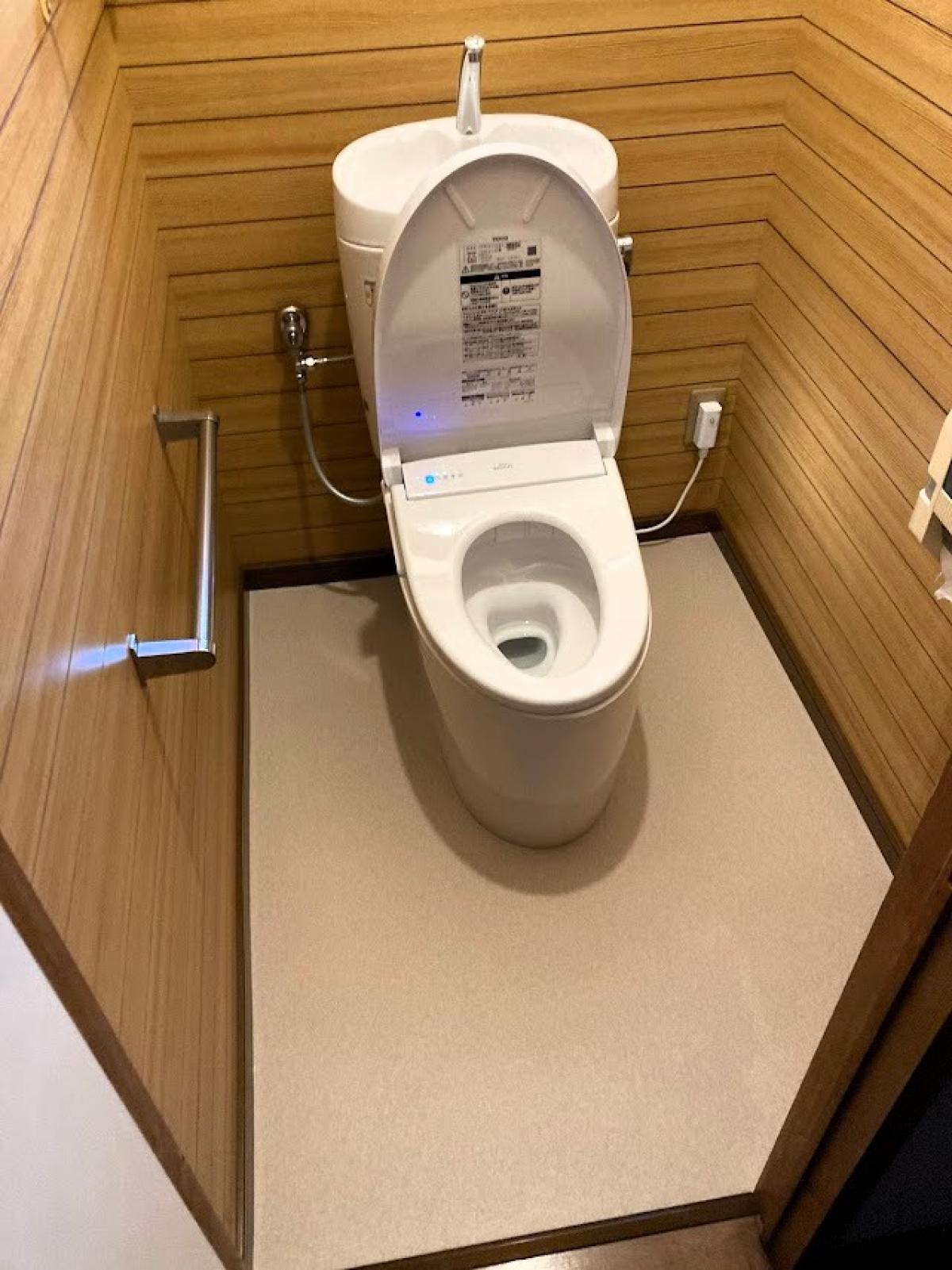 トイレは上位機種のピュアレストEX・アプリコットF3A																											