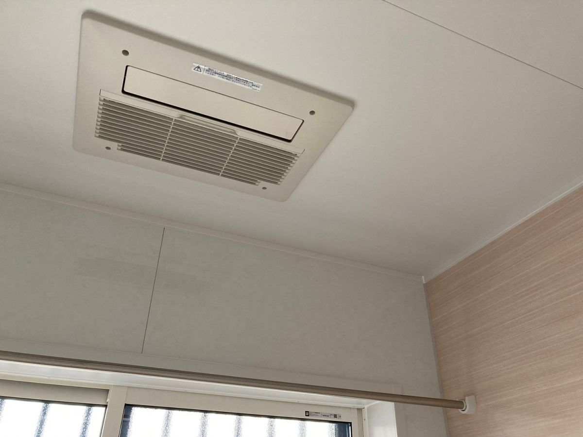 施工後：浴室暖房乾燥機